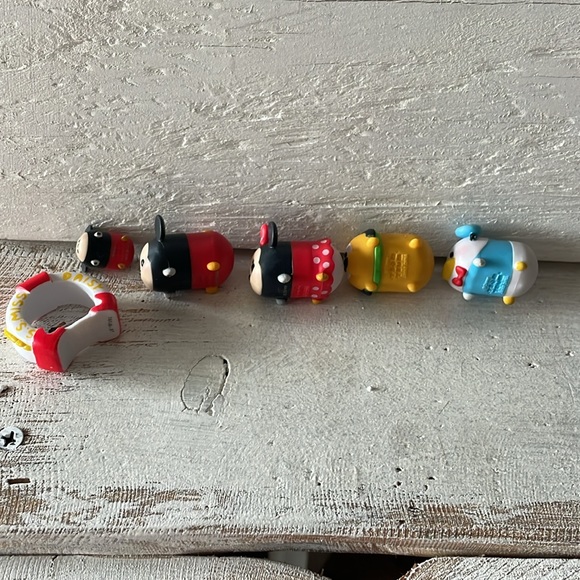 DISNEY Mickey Mouse, Minnie Mouse, Pluto & Donald Tsum Tsum Vinyl Figurine Set - Picture 3 of 3